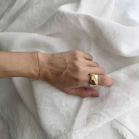 curvy ring